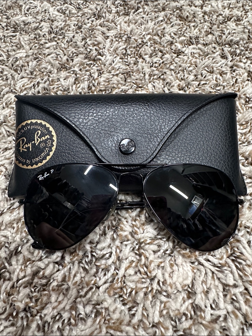 Ray-Ban Polarized Black Aviator Sunglasses with Matching Case